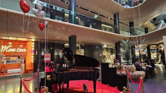 Votre agence événementielle à Annecy s'occupe des événements professionnels sur mesure du centre commercial Confédération Centre lors de différents événements calendaires.