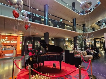 Votre agence événementielle à Annecy s'occupe des événements professionnels sur mesure du centre commercial Confédération Centre lors de différents événements calendaires.