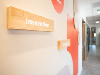 Votre agence événementielle en Haute-Savoie a participé à un événement professionnel sur mesure lors de l’inauguration de la terrasse pour l’entreprise Office Concept.