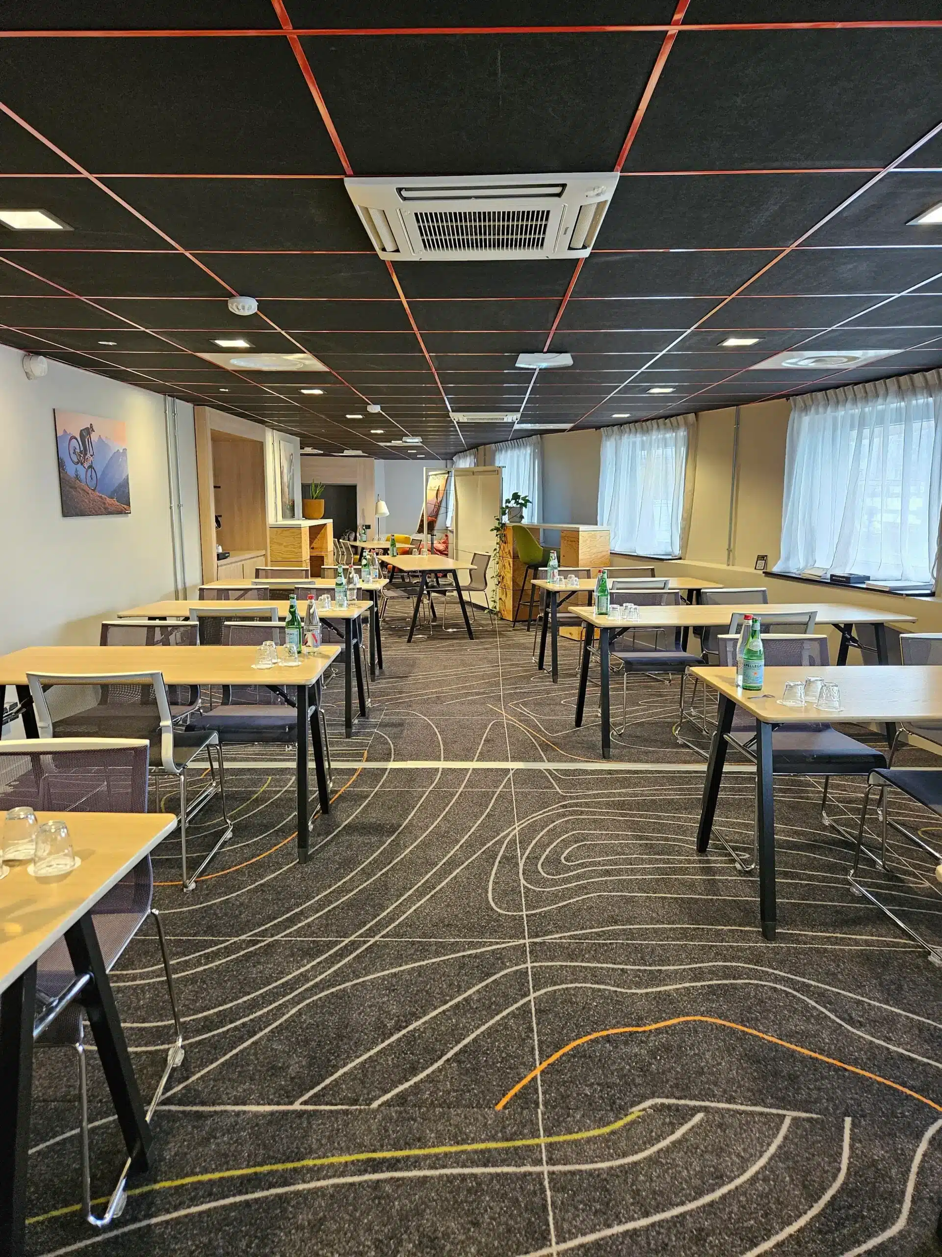 Votre agence événementielle à Annecy s'occupe des événements en entreprise de la réunion régionale Airbnb.