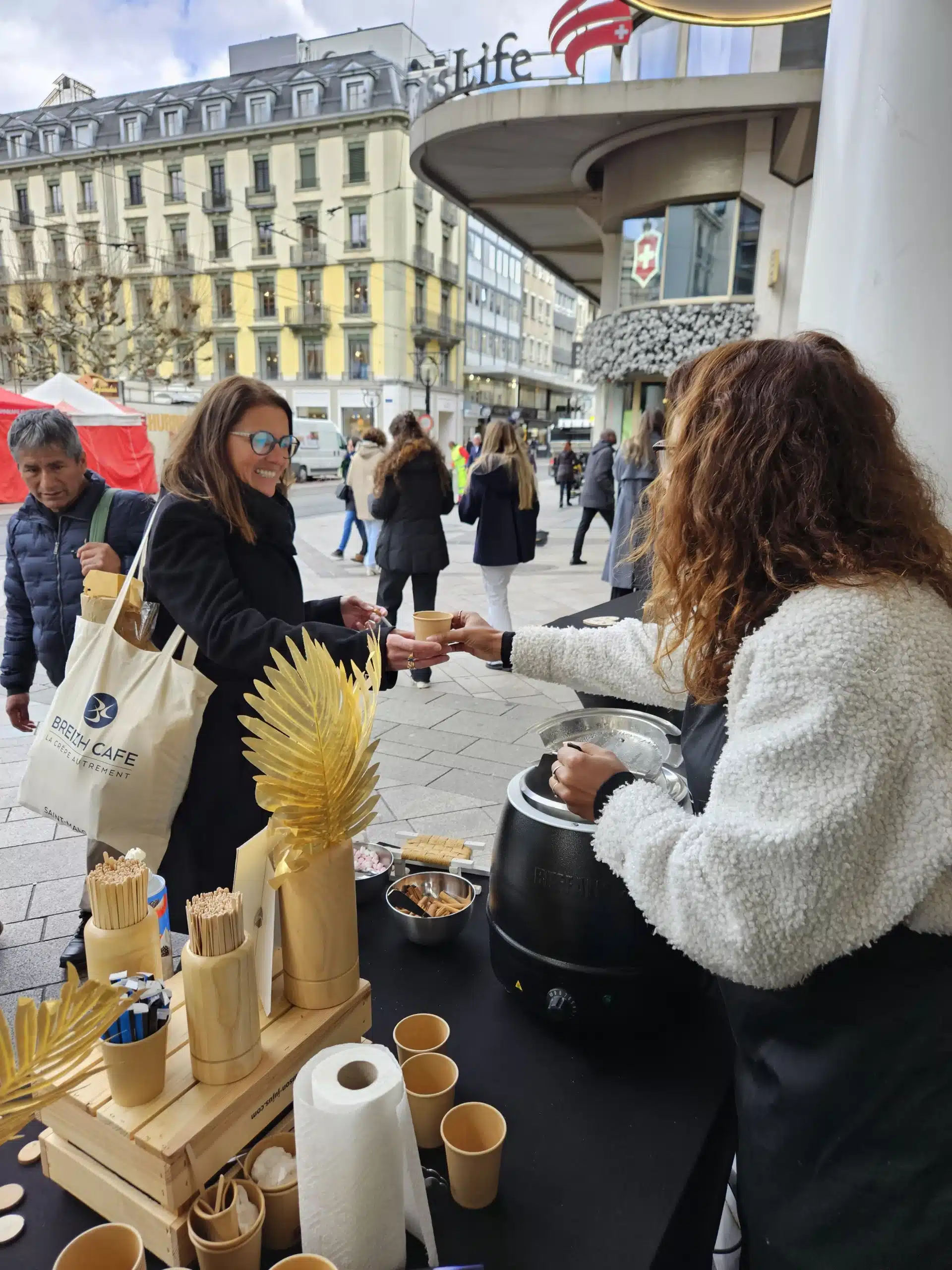 Votre agence événementielle à Annecy s'occupe des événements professionnels sur mesure du centre commercial Confédération Centre lors de différents événements calendaires.