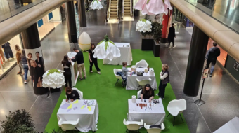 Votre agence événementielle à Annecy s'occupe des événements professionnels sur mesure du centre commercial Confédération Centre lors de différents événements calendaires.